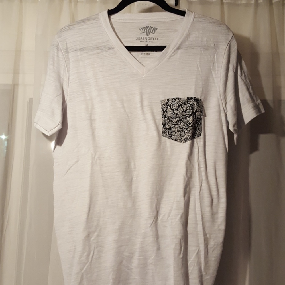 Serengetee Women's V-neck Tee